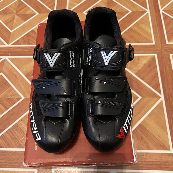 Vitoria Cycling Shoe - Picture 1 of 8